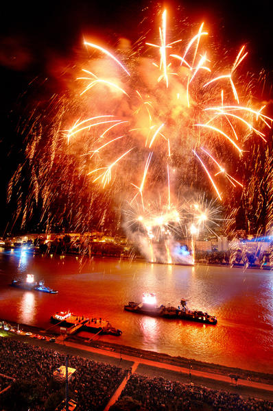 Donau in Flammen Linz / © LinzTourismus-Röbl / Beschreibung: Donau in Flammen in Linz